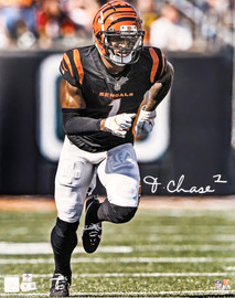 Ja'Marr Chase Autographed 16x20 Photo Cincinnati Bengals Beckett BAS Witness Stock #212153