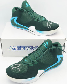Giannis Antetokounmpo Autographed 2019 Player Exclusive (PE) Promo White/Soar/Black/Fir Nike Zoom Freak 1 MSCO Shoes Milwaukee Bucks Size 17 Beckett BAS Witness Stock #252759 Giannis Antetokounmpo Autographed 2019 Player Exclusive (PE) Promo White/Soar/Black/Fir Nike Zoom Freak 1 MSCO Shoes Milwaukee Bucks Size 17 Beckett BAS Witness Stock #252759