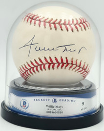 Willie Mays Autographed Official NL Baseball San Francisco Giants Auto Grade Mint 9 Beckett BAS #18630810 Willie Mays Autographed Official NL Baseball San Francisco Giants Auto Grade Mint 9 Beckett BAS #18630810
