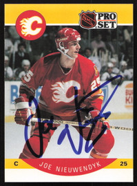 Joe Nieuwendyk Autographed 1990-91 Pro Set Card #42 Calgary Flames SKU #258510