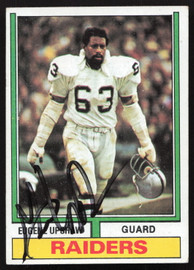 Gene Upshaw Autographed 1974 Topps Card #65 Oakland Raiders SKU #259139
