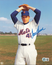 Tom Seaver Autographed 8x10 Photo New York Mets Reds Beckett BAS QR #BW06376