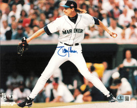 Randy Johnson Autographed 8x10 Photo Seattle Mariners Beckett BAS QR #BV86519