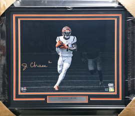 Ja'Marr Chase Autographed Framed 16x20 Photo Cincinnati Bengals Beckett BAS Witness #WU15656