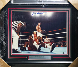 Muhammad Ali Autographed Framed 16x20 Photo Beckett BAS #AE85499
