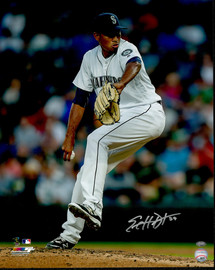 Edwin Diaz Autographed 16x20 Photo Seattle Mariners MCS Holo #104488