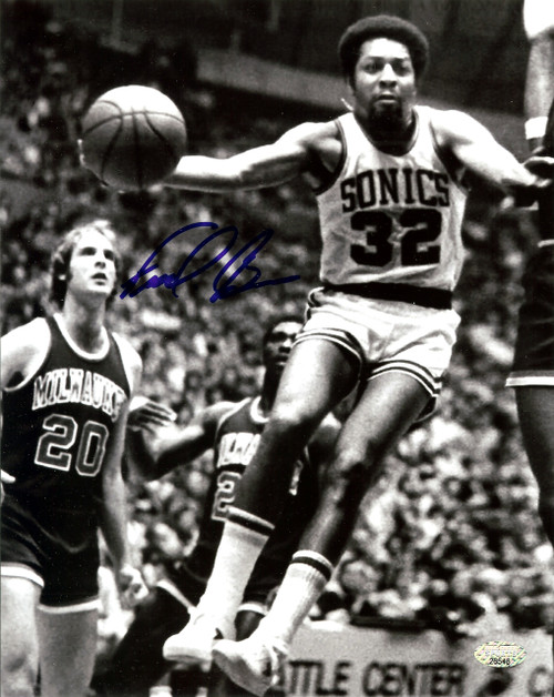 "Downtown" Fred Brown Autographed 8x10 Photo Seattle Sonics MCS Holo Stock #107007