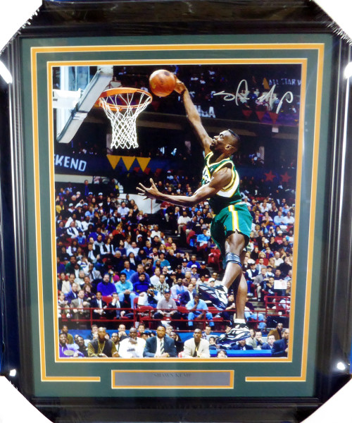 Shawn Kemp Autographed Framed 16x20 Photo Seattle Sonics MCS Holo Stock #126667