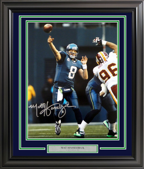 Matt Hasselbeck Autographed Framed 16x20 Photo Seattle Seahawks MCS Holo Stock #200364