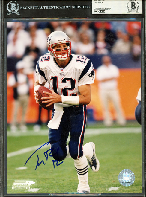 Tom Brady Autographed 8x10 Photo New England Patriots Beckett BAS #14295960