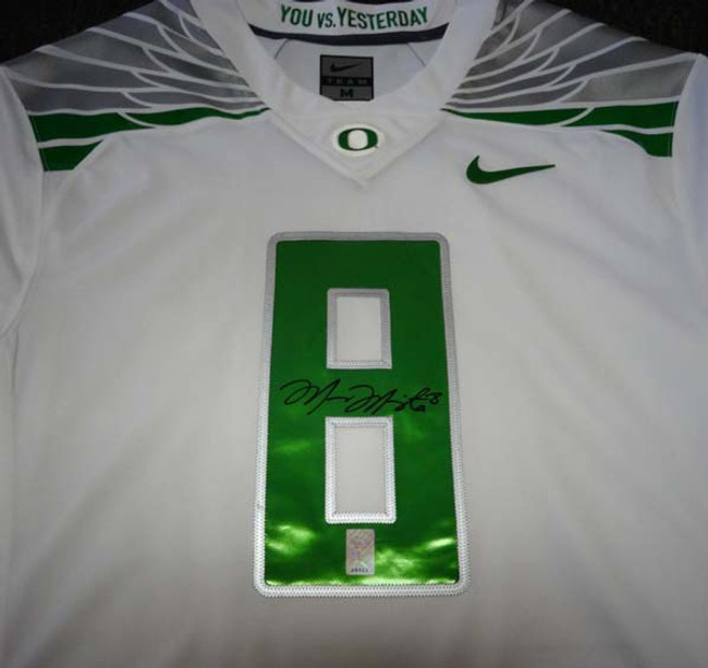 Oregon Ducks Marcus Mariota Autographed White Nike Jersey Size M MM Holo Stock #89853