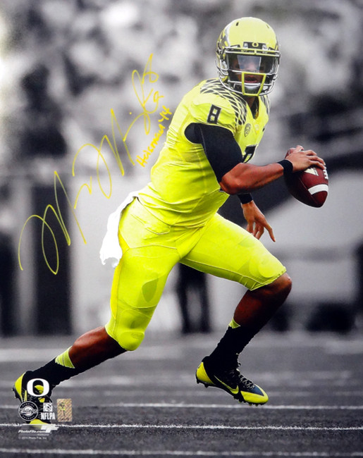 Marcus Mariota Autographed 16x20 Photo Oregon Ducks "Heisman '14" MM Holo Stock #89884