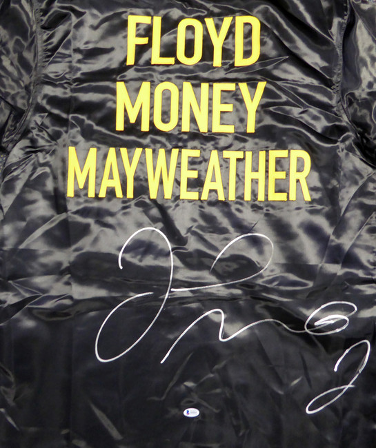 Floyd Mayweather Jr. Autographed Black Boxing Robe Beckett BAS Stock #121804