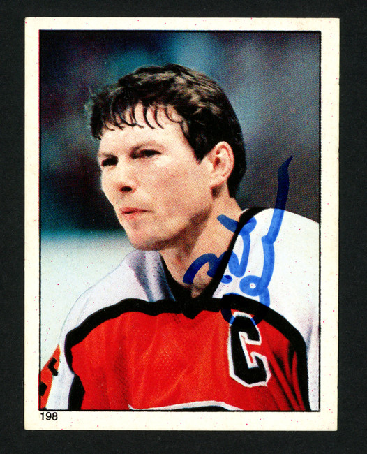 Bobby Clarke Autographed 1983-84 O-Pee-Chee Sticker Card #198 Philadelphia Flyers SKU #153604