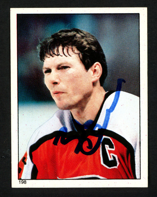 Bobby Clarke Autographed 1983-84 O-Pee-Chee Sticker Card #198 Philadelphia Flyers SKU #153605