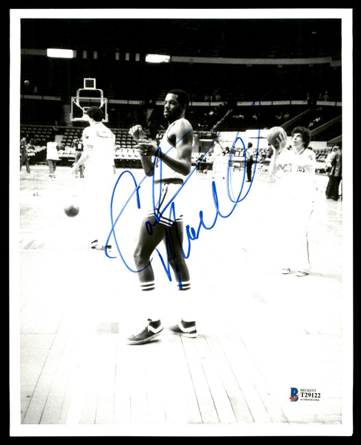 Cedric Maxwell Autographed 8x10 Photo Boston Celtics Vintage Beckett BAS #T29122