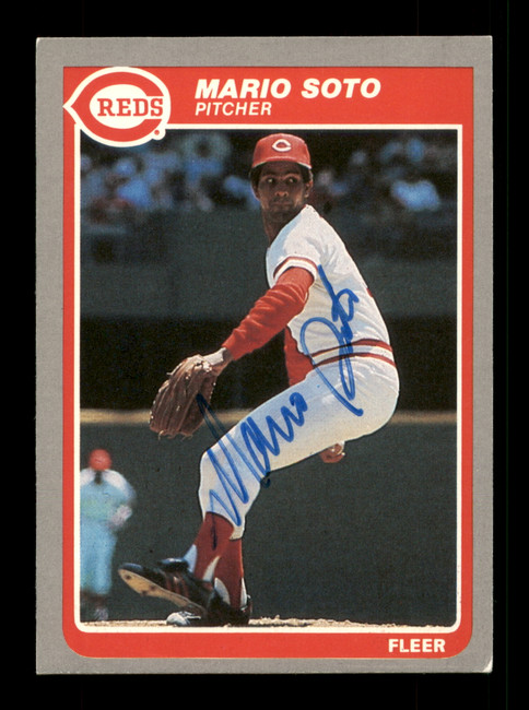 Mario Soto Autographed 1985 Fleer Card #552 Cincinnati Reds SKU #187976