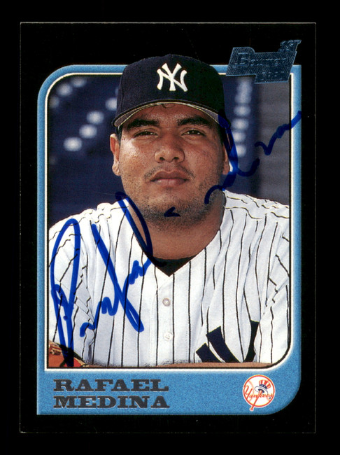 Rafael Medina Autographed 1997 Bowman Rookie Card #133 New York Yankees SKU #195701