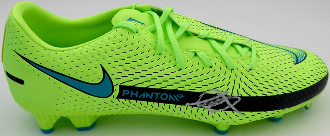 Mason Mount Autographed Green Nike Phantom Cleat Shoe Chelsea F.C. Size 12 Beckett BAS #K06442