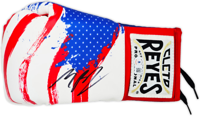 Michael B. Jordan Autographed Red, White & Blue Reyes Boxing Glove Left Handed LH Beckett BAS Witness Stock #220634