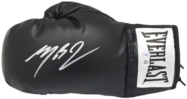 Michael B. Jordan Autographed Black Everlast Boxing Glove Left Handed LH Beckett BAS Witness Stock #220645