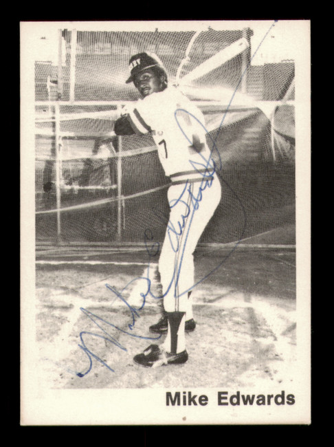 Mike Edwards Autographed 1976 TCMA Card #11 Shreveport Captains SKU #231614