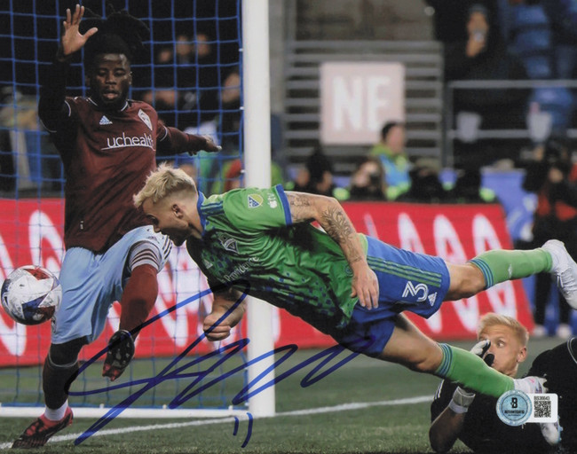 Jordan Morris Autographed 8x10 Photo Seattle Sounders Beckett BAS QR #BS36643