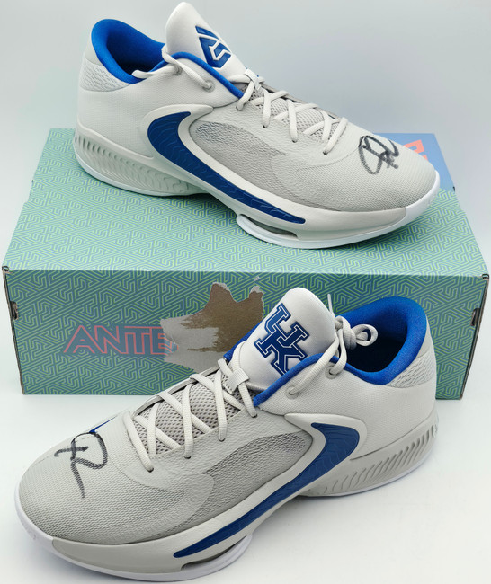 Giannis Antetokounmpo Autographed 2022 Player Exclusive (PE) Promo UNIVERSITY OF KENTUCKY Night Nike Zoom Freak 4 NCAA SOS Shoes Size 16 (With Box) Beckett BAS Witness #3W395063 & #3W395064