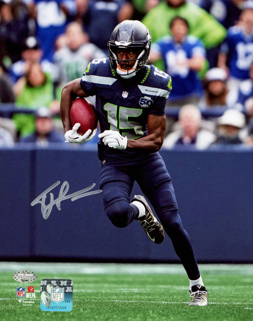 Tory Horton Autographed 8x10 Photo Seattle Seahawks MCS Holo Stock #263048