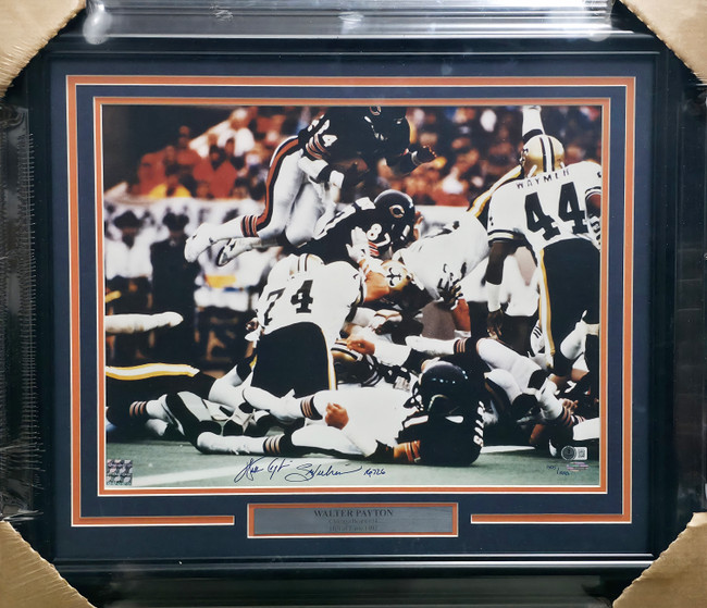 Walter Payton Autographed Framed 16x20 Photo Chicago Bears "Sweetness & 16,726" #1505/1993 Beckett BAS #AE49044
