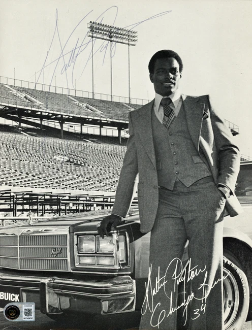 Walter Payton Autographed 8x10 Photo Chicago Bears Vintage Signature Beckett BAS #AG020308