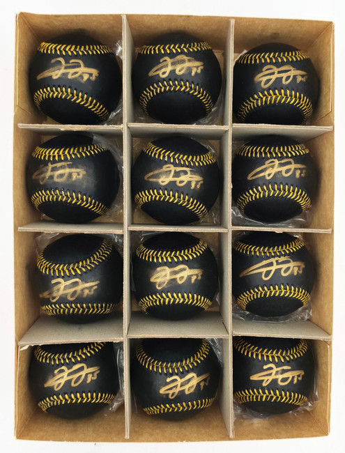 Frank Thomas Autographed Official Black MLB Baseball 12 Count Lot Chicago White Sox (Imperfections) Beckett BAS QR Stock #266299