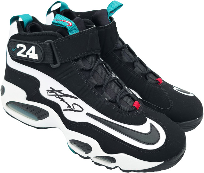 Ken Griffey Jr. Autographed White & Black Nike Air Griffey Max 1 Shoes Seattle Mariners Size 11.5 Beckett BAS Witness Stock #267479