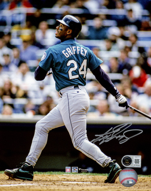 Ken Griffey Jr. Autographed 8x10 Photo Seattle Mariners Beckett BAS Witness Stock #267494
