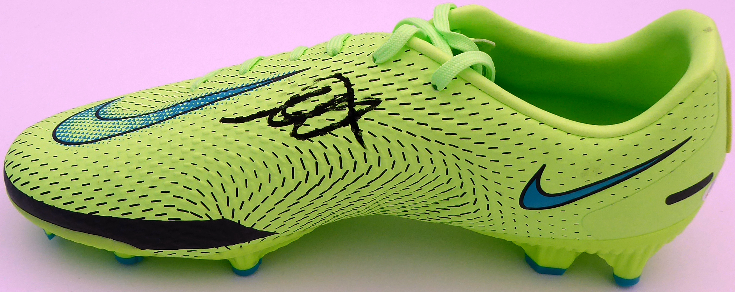 Mason Mount Autographed Green Nike Phantom Cleat Shoe Chelsea F.C. Size 8 Beckett BAS K06352