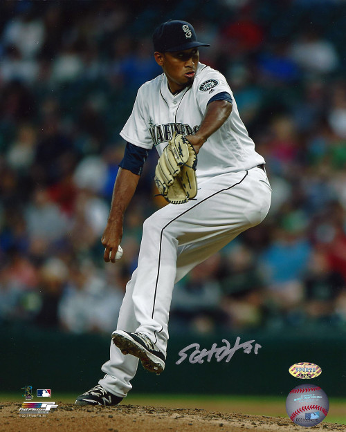 Edwin Diaz Autographed Seattle Mariners 8x10 Photo MCS Holo Stock #107990