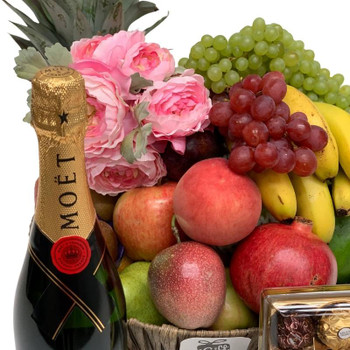 moet gift