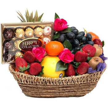 Ferrero Gift Ideas | Fruit Basket with Ferrero Chocolates