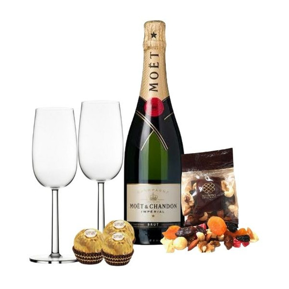 Champagne Gifts | Moet & Champagne Flutes