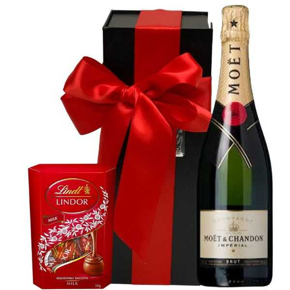 Moet Chandon Gift Box with Lindt Chocolates