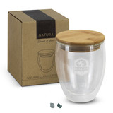 A glass cup with a bamboo lid, featuring a sleek design, packaged in a brown box. The cup is clear, highlighting its contents.