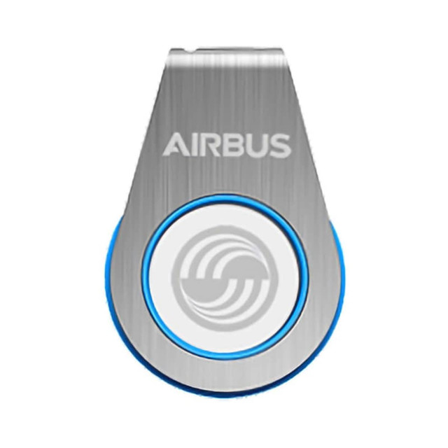 A silver flash drive with a blue accent and a circular design, featuring a logo on the front.