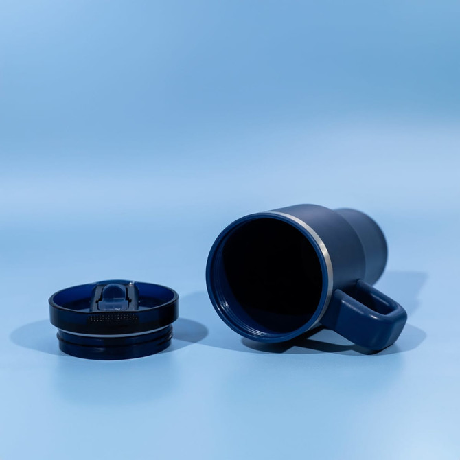 A drink bottle featuring a navy blue double-wall design with a removable lid and handle.