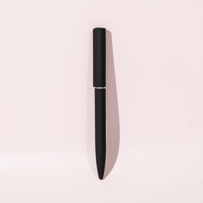 A black ballpoint pen with a mirror finish, featuring a sleek design and a cap. It includes a logo.