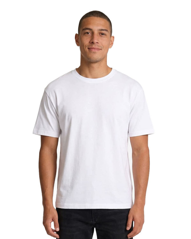 A white loose T-shirt for men and unisex, featuring a simple design and comfortable fit. Includes a logo.