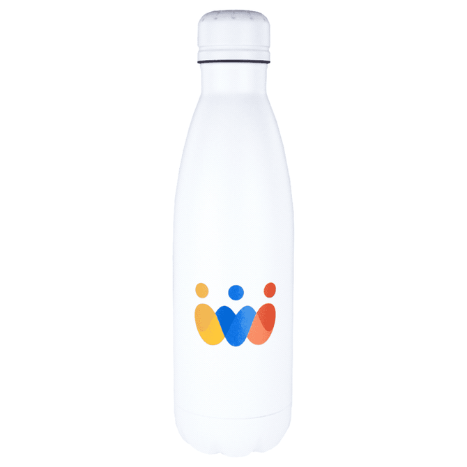 A drink bottle in white with a logo, featuring a sleek, insulated design and a 500ml capacity.