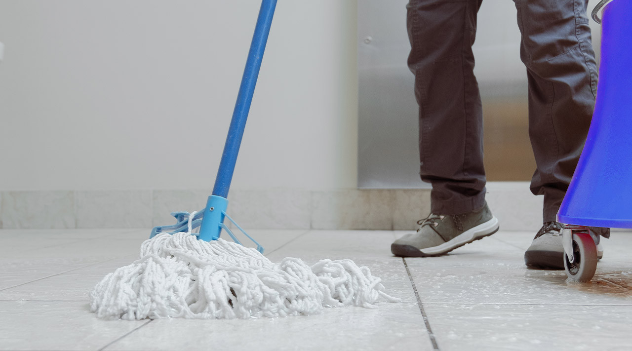 How to Choose the Best Commercial Mop: Your Complete 2025 Guide