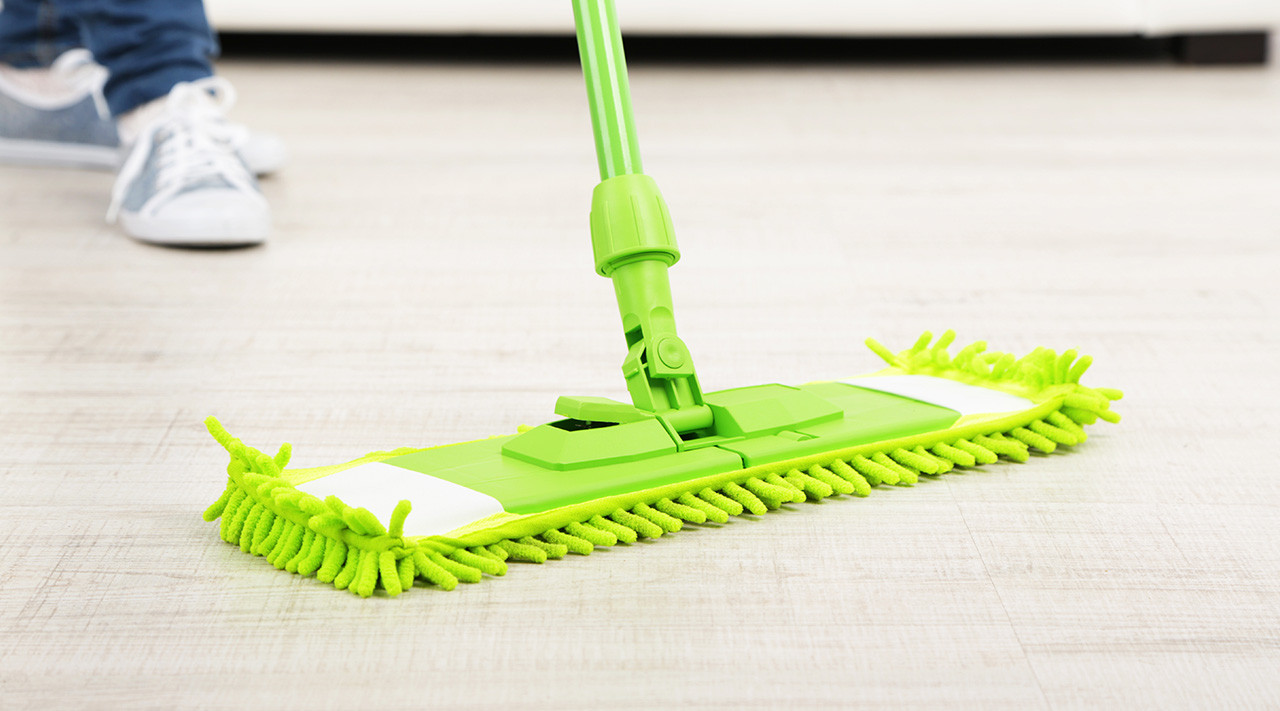 How to Wash Dust Mops Without Leaving Dirt Behind