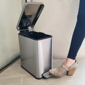 3-gallon trash can
