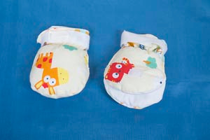 medi-tech international protective mitts (10361062)